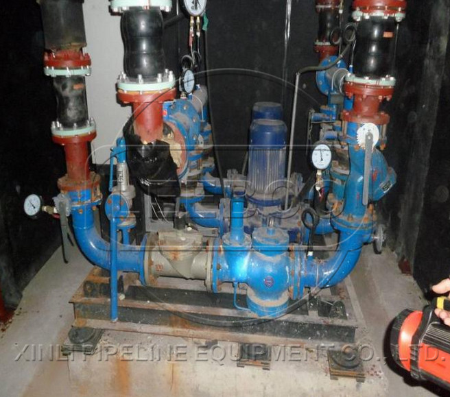 雙球體<a href=http://www.xinligd.com target=_blank class=infotextkey>橡膠接頭</a>安裝現(xiàn)場(chǎng)